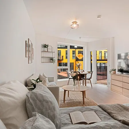 Brand New In Sandviken, Near شقة *